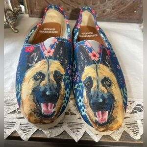 Groove Bags German shepherd loafers 6.5